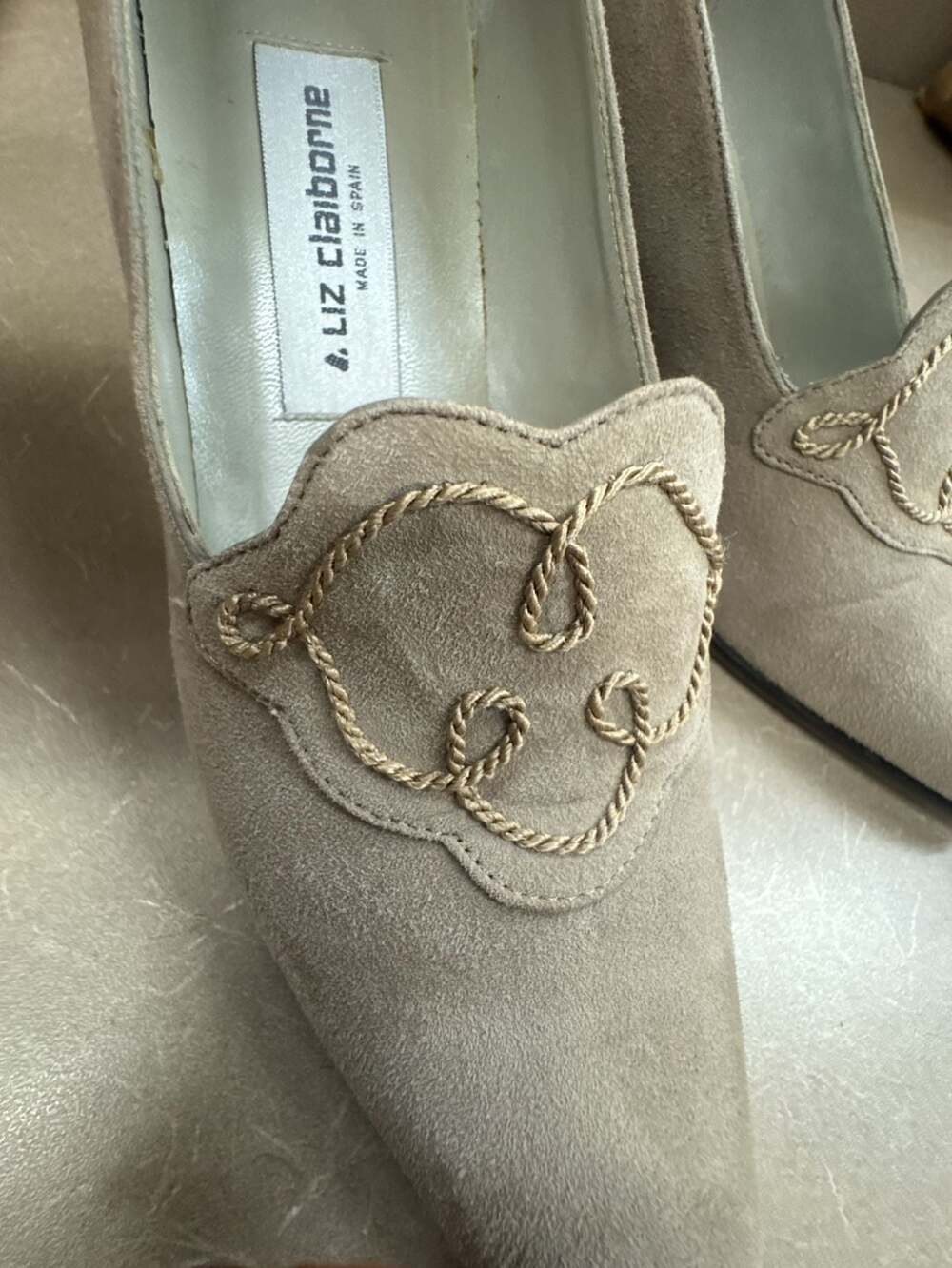 Liz Claiborne Pumps Size 7.5 M Taupe Suede Kitten Heels